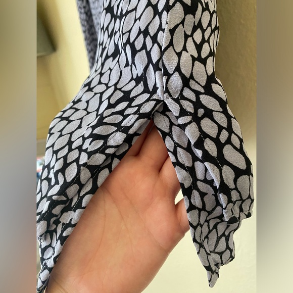 EUC Donna Karan 2 Layer Blouse - Picture 6 of 8